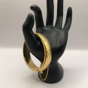 Elegant Gold-Tone Hinged Bangle Bracelet